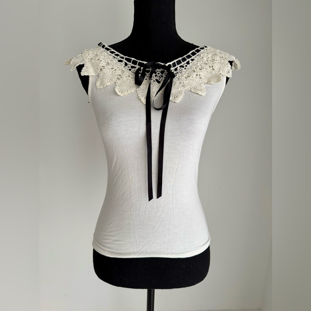 Vintage-Inspired White Top with Crochet Lace Collar and Black Ribbon